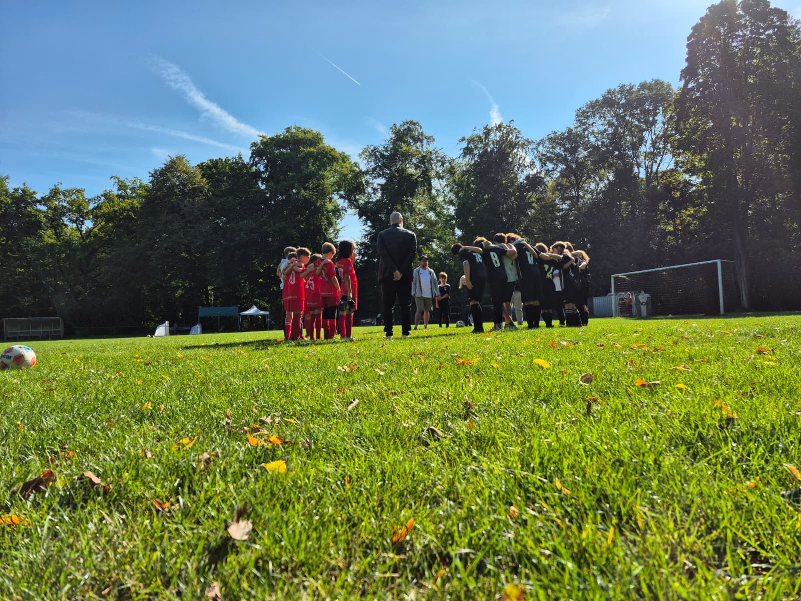 Das Team von Ballfieber Colonia e.V. – Trainer und Vorstand gemeinsam